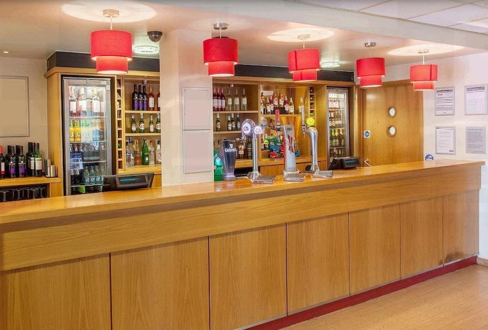 Ibis Budget London Heathrow T5 Slough Kültér fotó