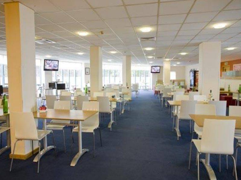 Ibis Budget London Heathrow T5 Slough Kültér fotó